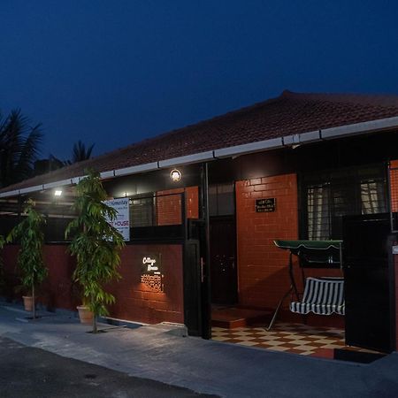 Udupi Homestay - Cottage House - Dendoorkatte エクステリア 写真