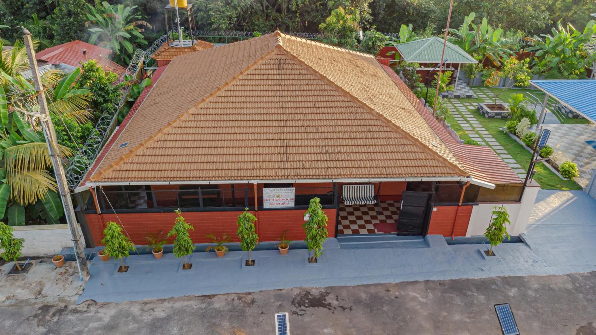 Udupi Homestay - Cottage House - Dendoorkatte エクステリア 写真